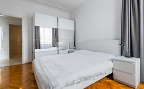 Vitosha Str 2Bd White & Blue Apt By Flat Mаnager