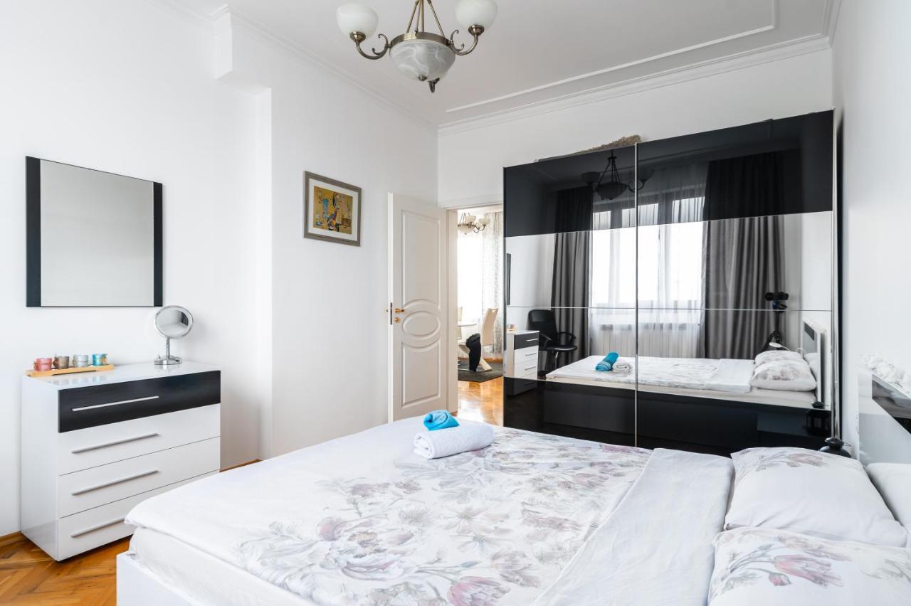 Vitosha Str 2Bd White & Blue Apt By Flat Mаnager Sofia Extérieur photo